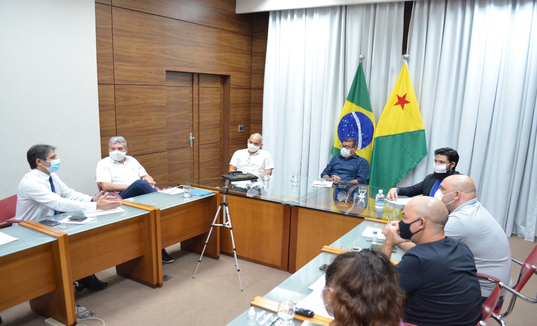 Governo monta comissão para corrigir distorções do PCCR da Educação